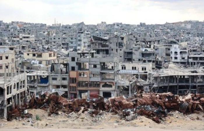 Israel confirms it is arming Hamas rivals in operation opposition calls ‘complete madness’