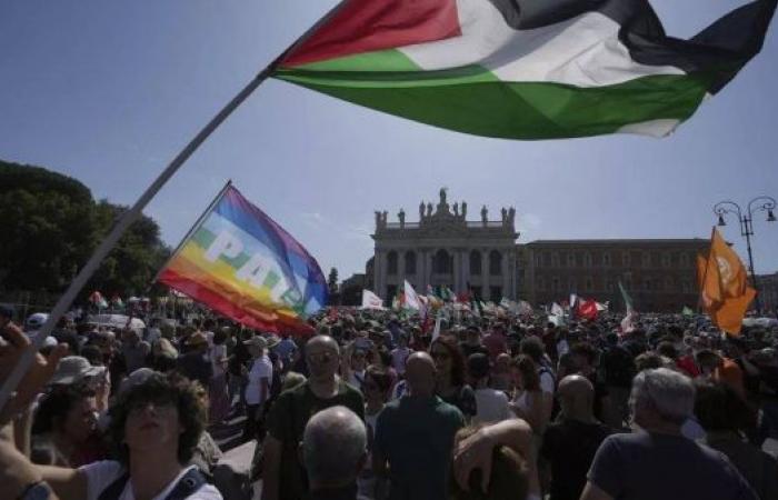 Tens of thousands gather in Rome for demonstration against the war in Gaza
