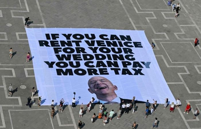 Private jets and public anger as Amazon billionaire Jeff Bezos celebrates wedding in fragile Venice