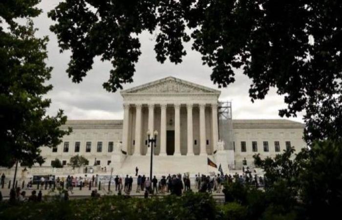 US Supreme Court allows Trump to resume deportations to third countries