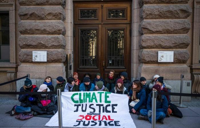 Report: Courts become battleground as lawsuits challenge climate policies worldwide