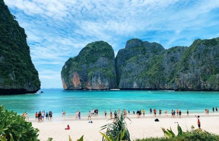 Thai police thwart bomb plot, defuse explosives at Phuket airport and top tourist sites
