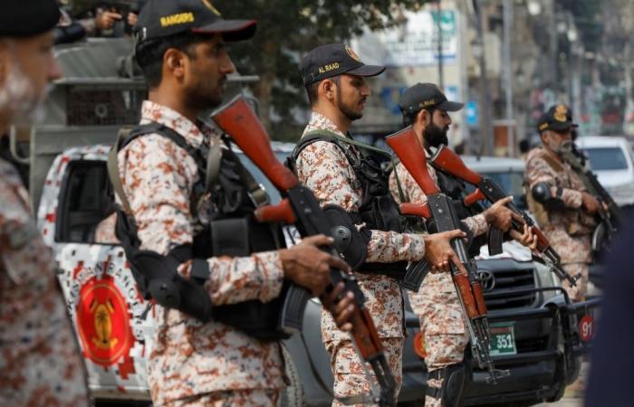 Sources: Explosive-laden car kills 13 Pakistani soldiers near Afghan border in deadly convoy attack