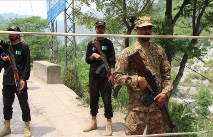 13 Pakistani soldiers killed in suicide bombing near Afghan border