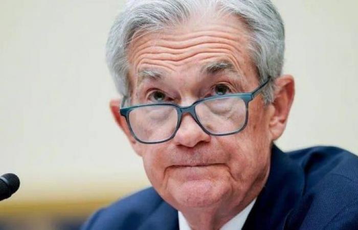 Trump calls on US central bank head to quit immediately