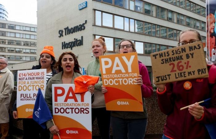 ‘We have no choice’: Hospital doctors in England set to strike again over pay disputes