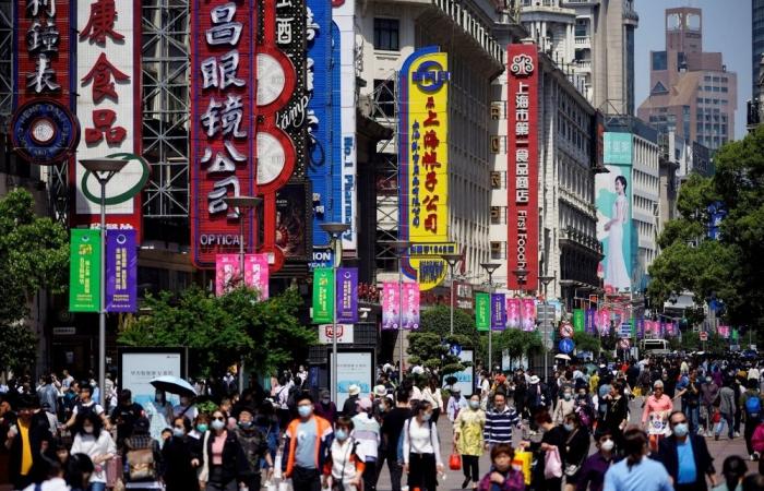 Side hustle approved: China’s Hunan allows civil servants to take extra jobs amid economic slowdown