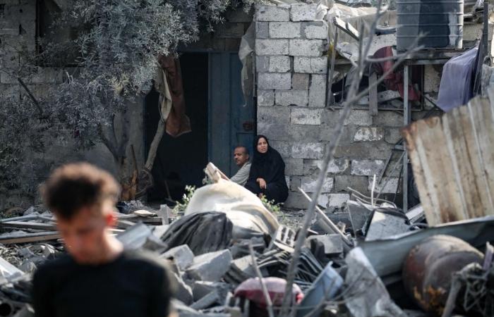 Gaza civil defence says Israeli strikes kill over 30 as truce talks deadlocked