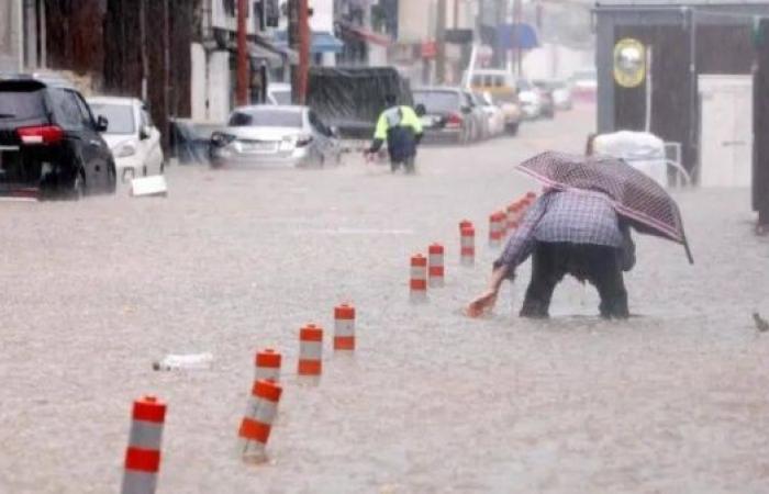 Four dead, 1,300 evacuated as heavy rains hit South Korea