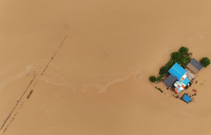 At least 14 dead, 12 missing as heavy rain pelts South Korea