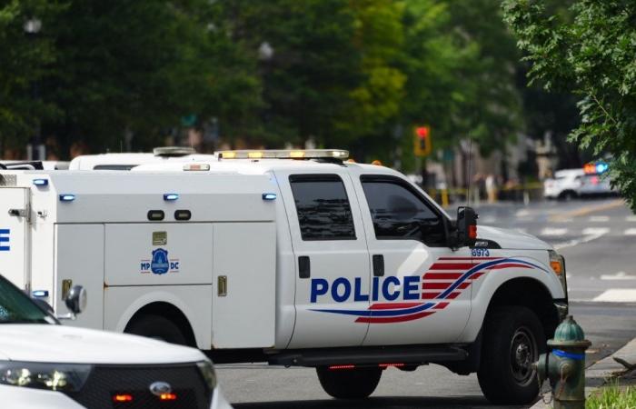 Man with outstanding warrant climbs US Treasury gate, triggers bomb scare