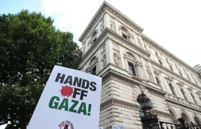 Starmer to press Trump on Gaza ceasefire, trade at Scotland meeting