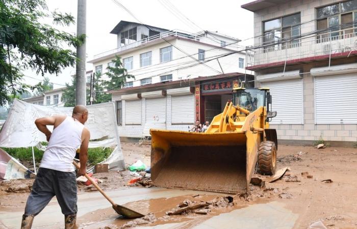China floods: Over 4,400 evacuated as heavy rains pound Beijing, northern provinces