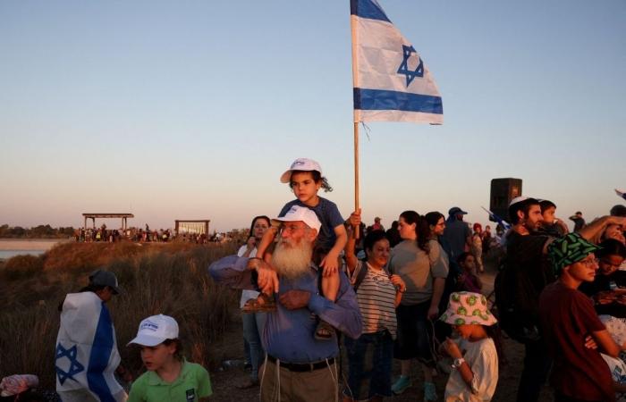 ‘Ours forever’: Israeli settlers march on Gaza, dream of return reignited