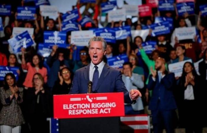 California governor unveils voting lines plan to counter Texas Republicans