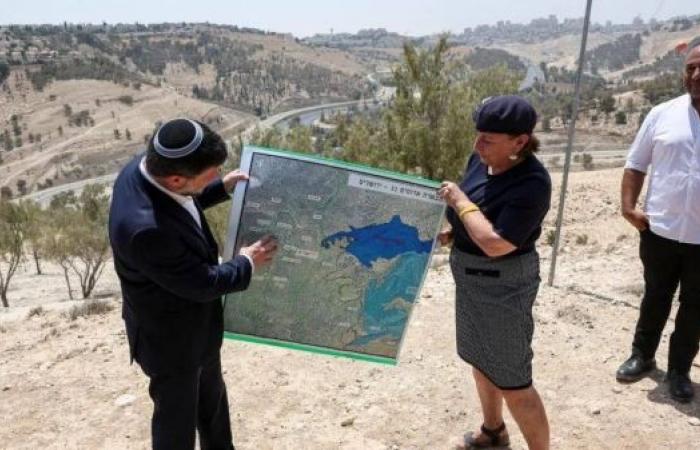Israel gives final approval for controversial West Bank settlement project