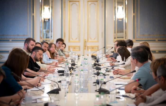 Zelensky says Putin talks only after allies seal Ukraine security guarantees