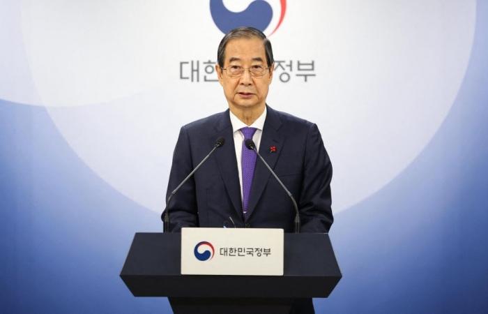 South Korean prosecutors file arrest warrant for ex-prime minister Han Duck-soo over martial law scandal