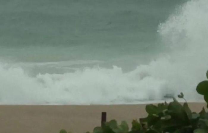 More than 500,000 ordered to evacuate as typhoon heads for Vietnam
