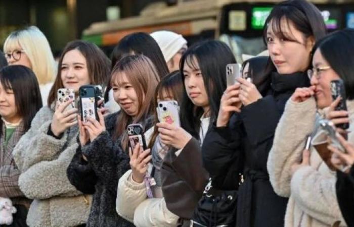 Japanese town proposes two-hour daily limit on smartphones