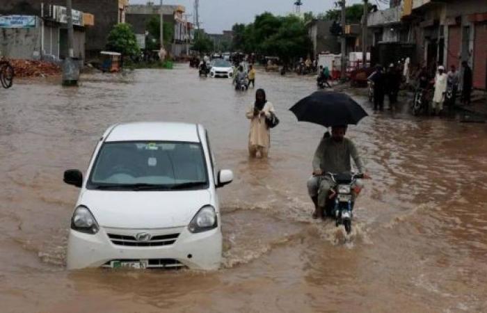 Thousands evacuated as 'exceptionally high' flooding devastates parts of Pakistan's Punjab