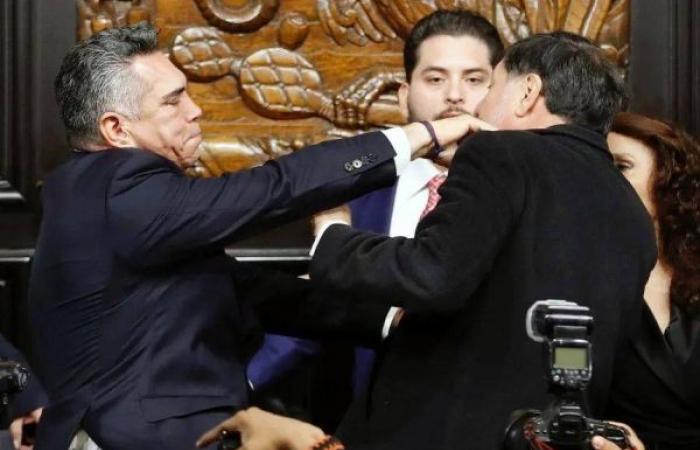 Fight breaks out in Mexican Senate, following debate on US military intervention