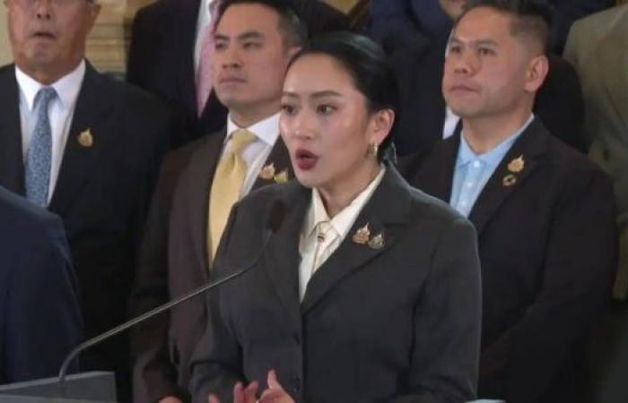 Thai PM removed from office over phone call scandal with Cambodian leader