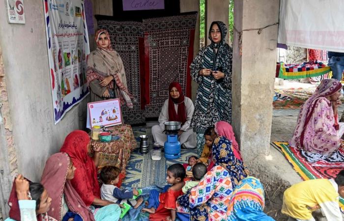 Cooking classes with cheap recipes help Pakistani mothers fight child malnutrition