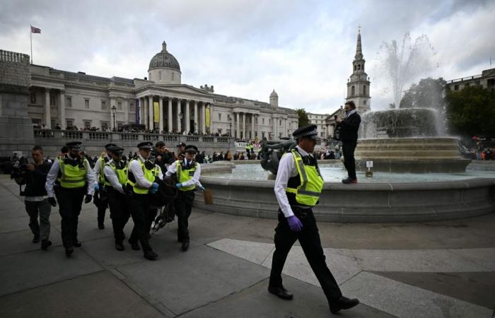 UK government to give police greater powers to restrict demonstrations