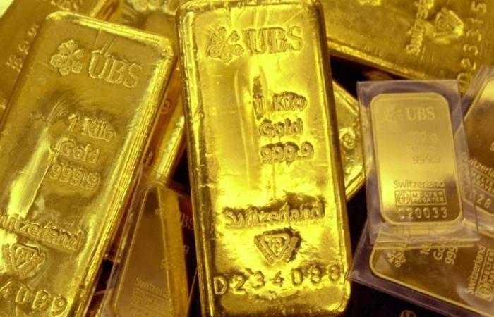 Myanmar man spends nine days digging tunnel, steals 4kg of gold, buys phone, promptly gets caught