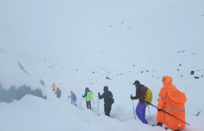 Rescue operations underway as heavy snow traps hikers in China’s Everest region, one dead