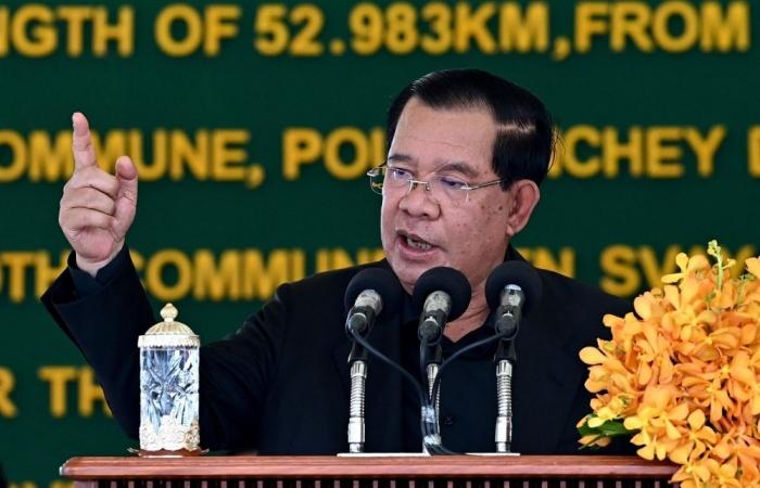 Ex-premier Hun Sen condemns Thai carnival for using his image as target