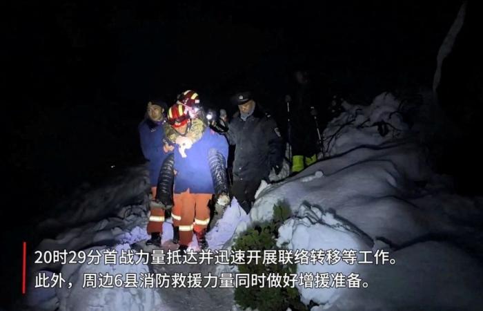 Remaining trekkers stranded near Mount Everest in Tibet being evacuated, source says