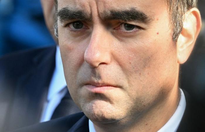 French PM faces uphill task to form government