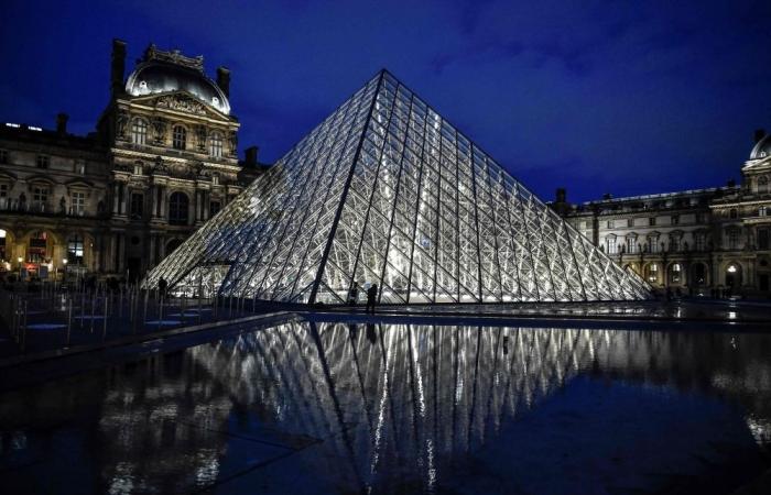 Robbery at world-famous Louvre in Paris prompts museum’s closure ‘for exceptional reasons’