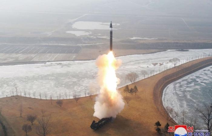 N. Korea fires ballistic missile ahead of Apec summit in Seoul