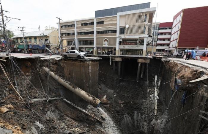 Bangkok sinkhole recovery: Unstable police station 70pc demolished, road reopening delayed