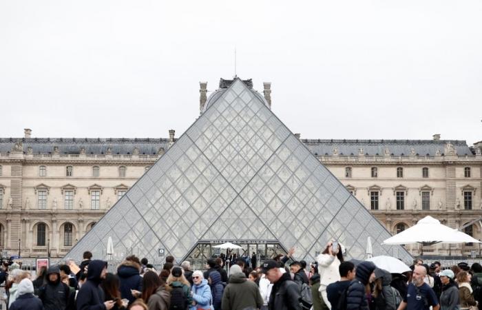 Louvre moves precious jewels to bank vault after US$102m heist