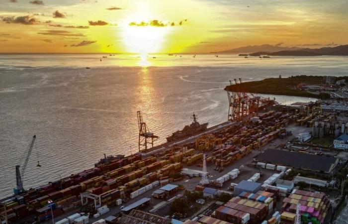 Venezuela slams US warship visit to Trinidad as ‘provocation’, warns of war plot