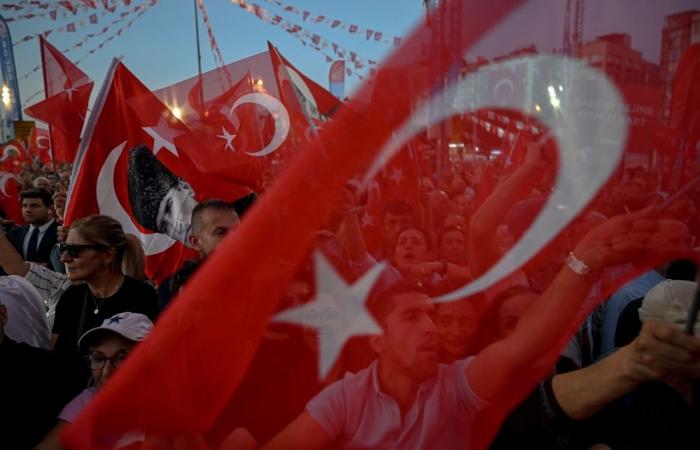 Strong 6.1-magnitude earthquake shakes western Turkey, felt in Istanbul and Izmir