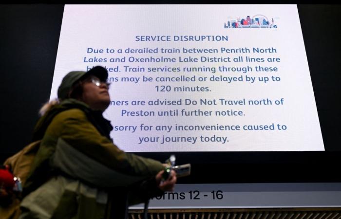 Train from Glasgow derails in England, passengers safe but major delays ahead