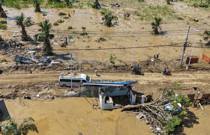 Typhoon Kalmaegi kills 140 in central Philippines as storm heads for Vietnam