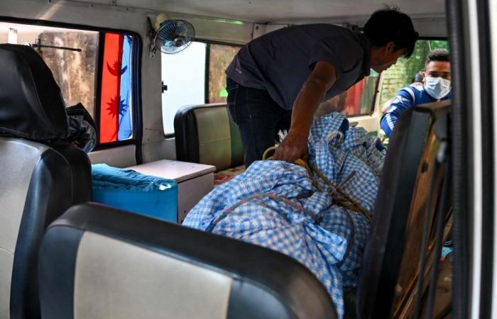 Rescuers hunt for climbers killed in Nepal avalanche