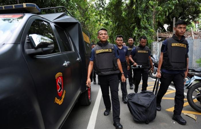 Explosion at Jakarta mosque during Friday prayers injures 55, police identify 17-year-old suspect