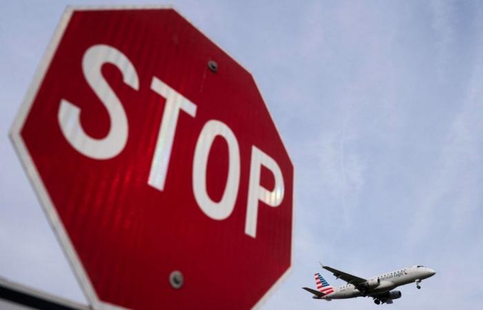 Shutdown fallout grounds over 1,000 flights across US as air traffic controllers work without pay