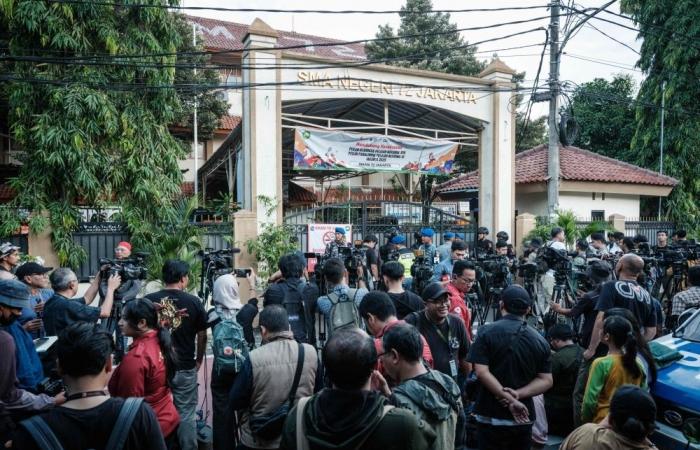 Indonesian police find writing, powder evidence pointing to student suspect in Jakarta school mosque blast as wounded nears 100