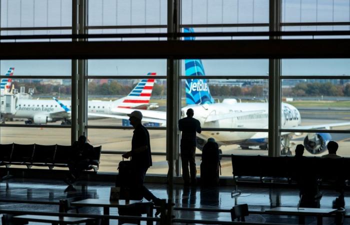 Shutdown fallout grounds over 1,000 flights across US as air traffic controllers work without pay