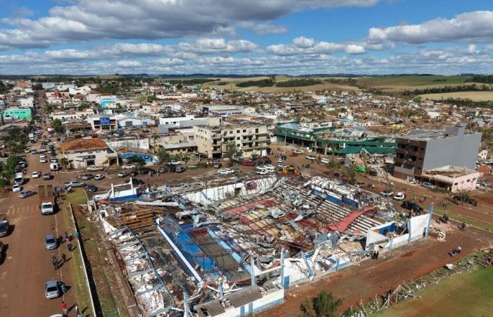 Tornado kills six, injures 750 as southern Brazil town left in ruins