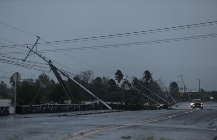 Super Typhoon Fung-wong makes landfall in Luzon, kills two, displaces over a million