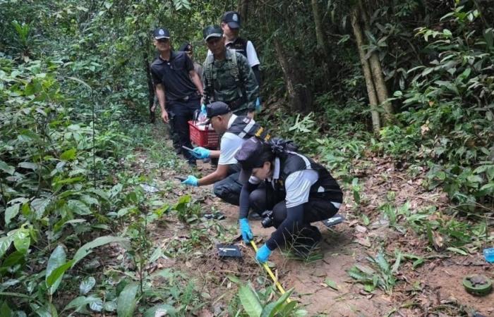 Cambodia blames old war relics for landmine blast that injured Thai soldiers along border